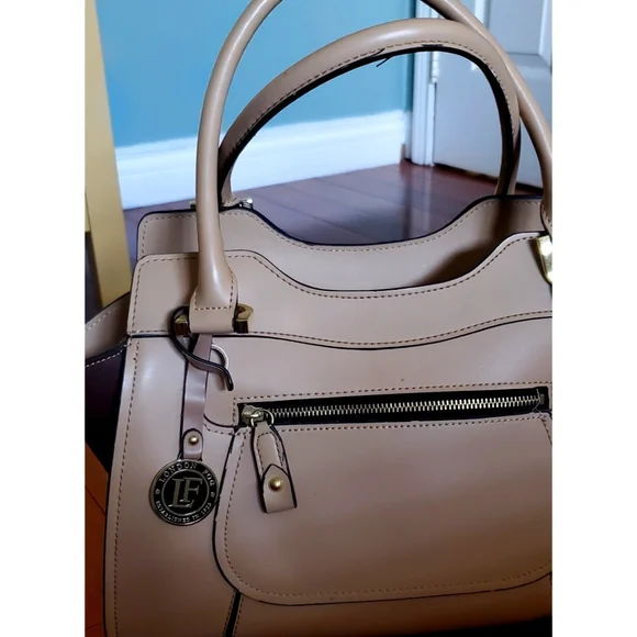 London Fog Purse - Picture 2 of 7